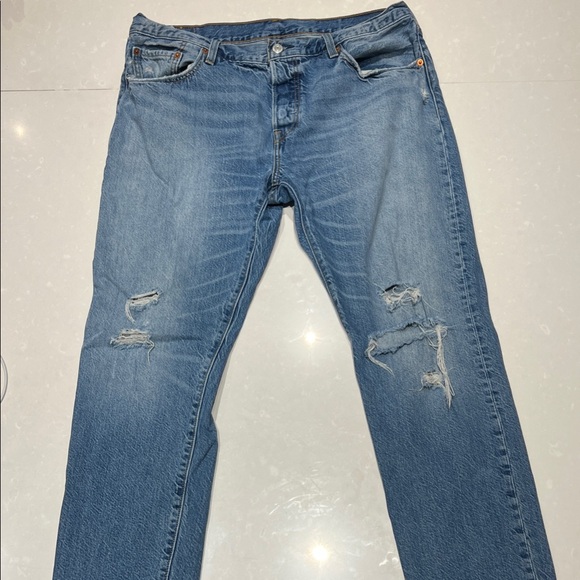 Levi's 501 Men's Straight Blue Ripped Jeans. W/32- L/32 - Picture 1 of 9